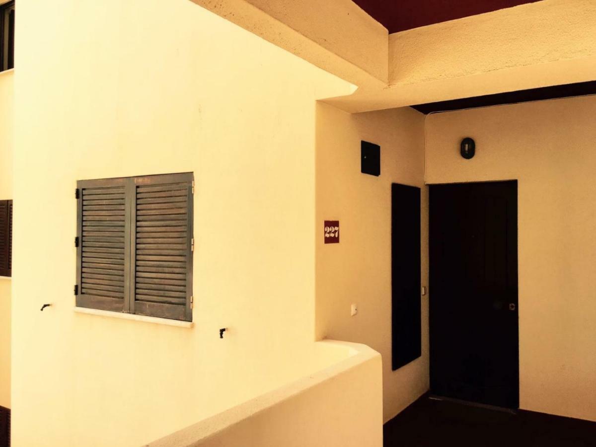 Lagos Apartment Ap Praia Dona Ana Eksteriør billede